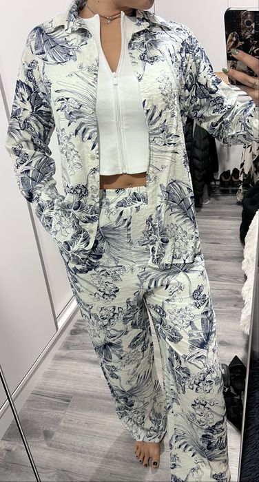 Дамски комплекти / различни цветове и модели