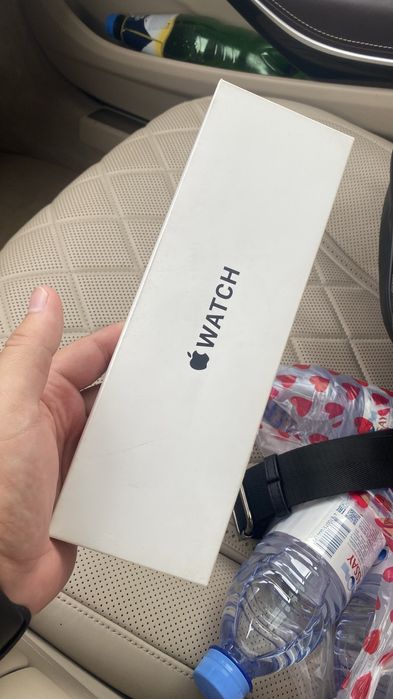 Продам Apple Watch SE