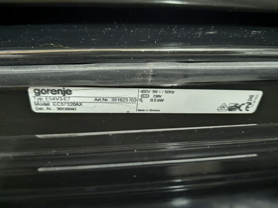 Свободностояща печка Gorenje E54V3-E7  с керамичен плот  чисто нова .