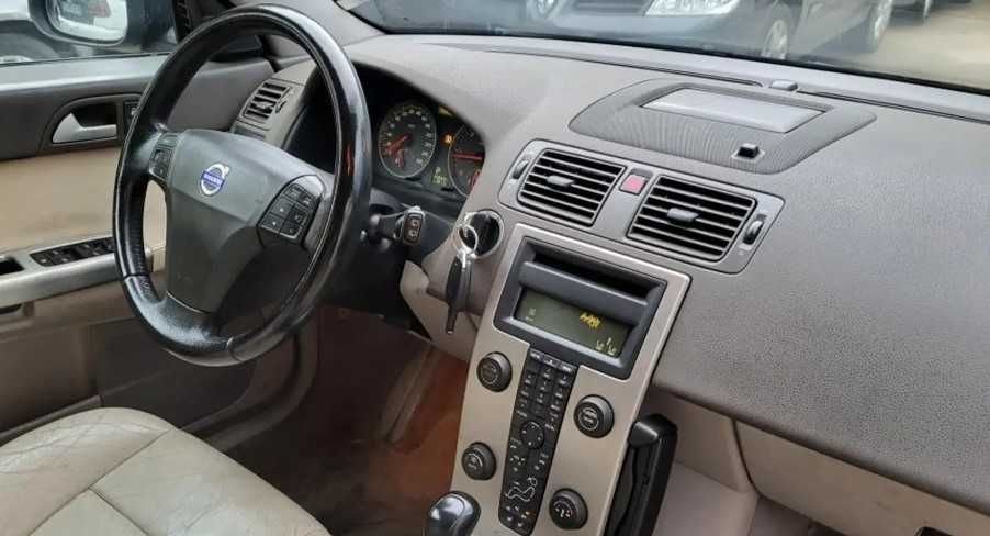Dezmembrez Volvo V50 1.6 HDI 109 CP 2010