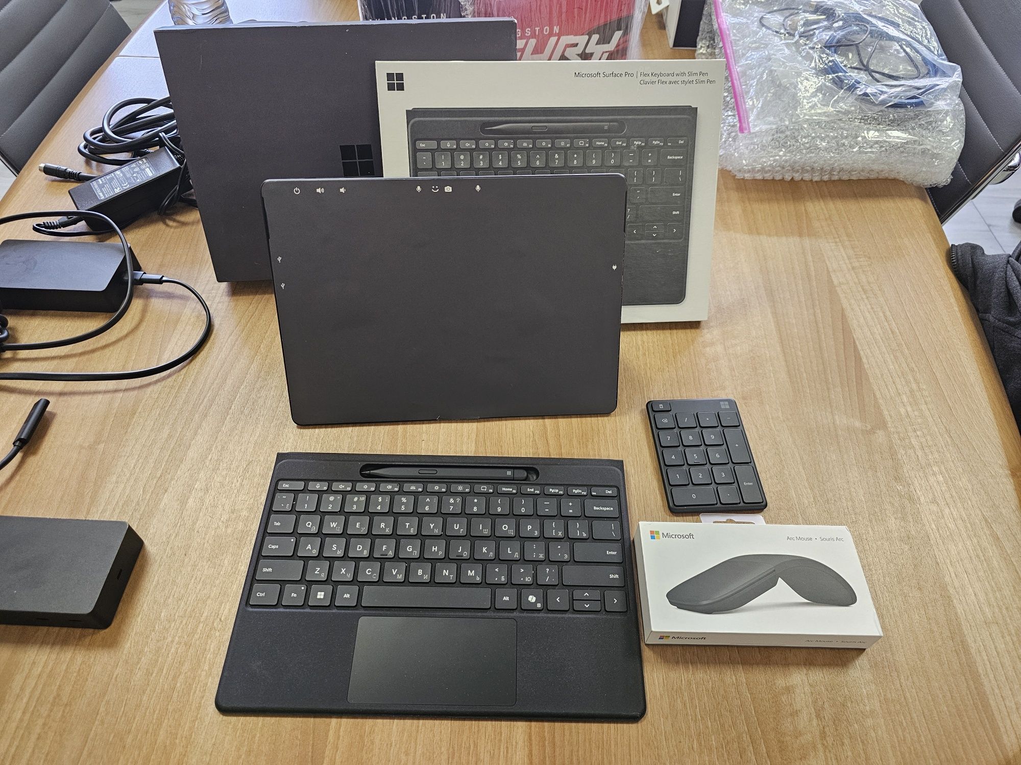 Microsoft Surface 11 Pro OLED Snapdrag X Elite 16/512Gb + Flex KB+Dock