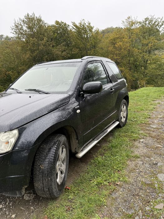 Vând Suzuki Grand Vitara 4x4 din 2007 motor 1.9 diesel in doua usi