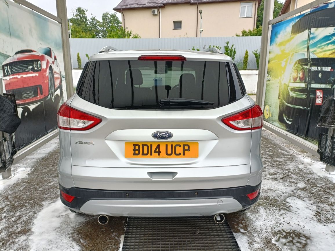 Bară spate Ford Kuga 2 2014 cu proiectoare și senzori