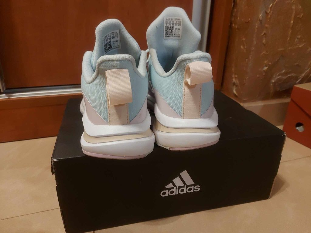 Маратонки Adidas