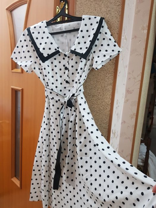 Продам платье в Ретро стиле.