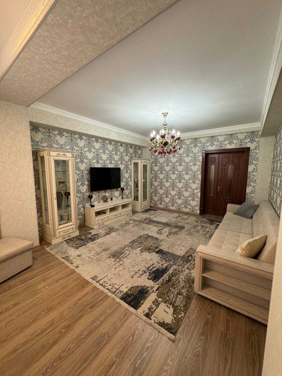 Паркентский кафе Уммон 3-комн 5/9 131 м² 3 с/у кирпич ремонт меб/тех