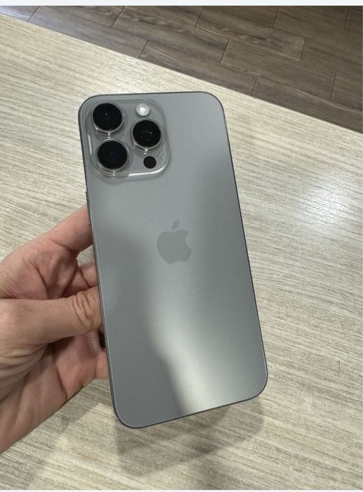 Vand iphone 15pro Max 90% baterie