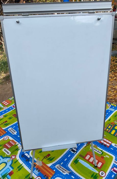 Доска магнитно-маркерная, флипчарт на ножках, 70*100 см, идеальн. сост