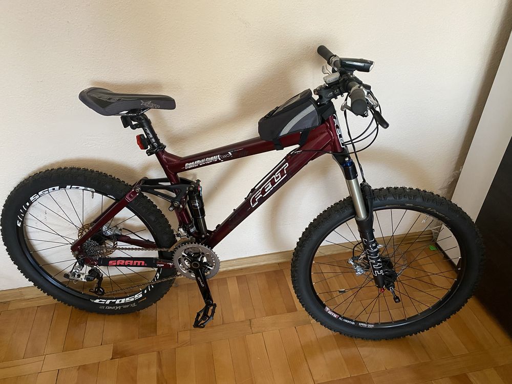 Bicicleta Downhill MTB Felt Compulsion Two Full Suspension