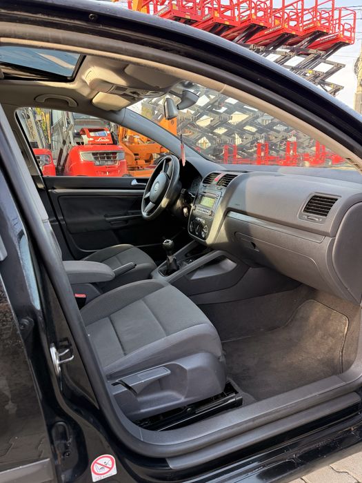 Vand/schimb Golf 5 1.6 FSI 6+1 Trapa  sport line trapa incalzite