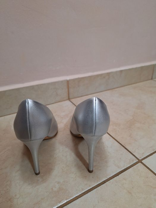 Stiletto argintii mărimea 36