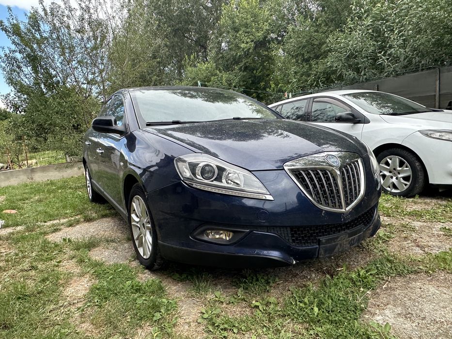 RBT_CAR_PREMIUM vă pune la dispoziție Lancia Delta 1.6D PLATINUM