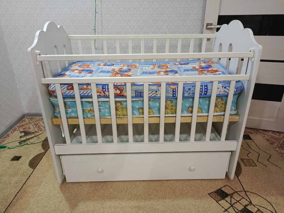 Детская кроватка