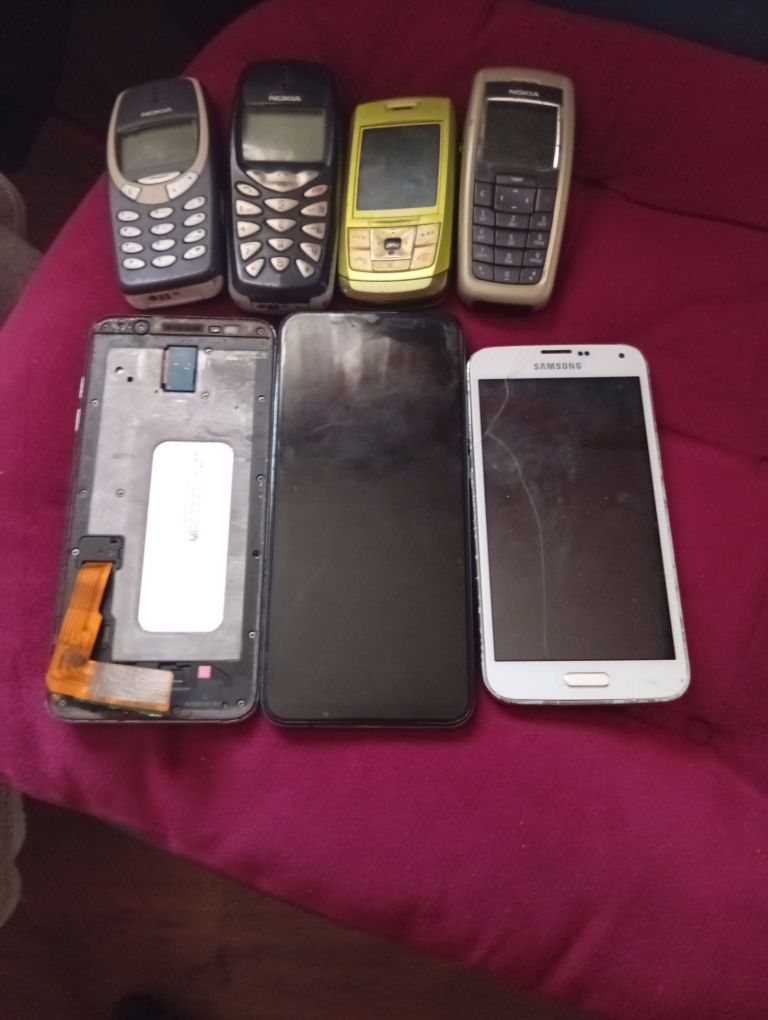 Vând Telefoane pentru piese