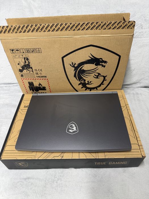 Геймърски Лаптоп MSI Thin 15 B12UCX, 15.6", Full HD