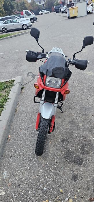 Vând motocicleta BMW f650