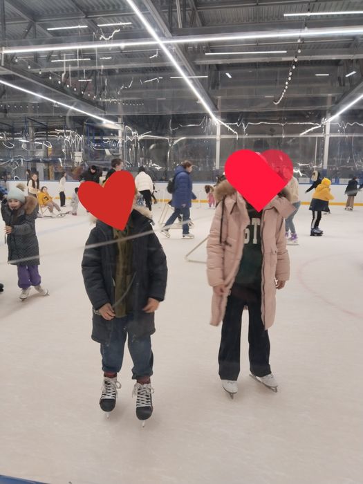 Продам куртки на мальчика и на девочку