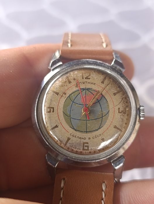 Ceas sovietic Sputnik aniversar