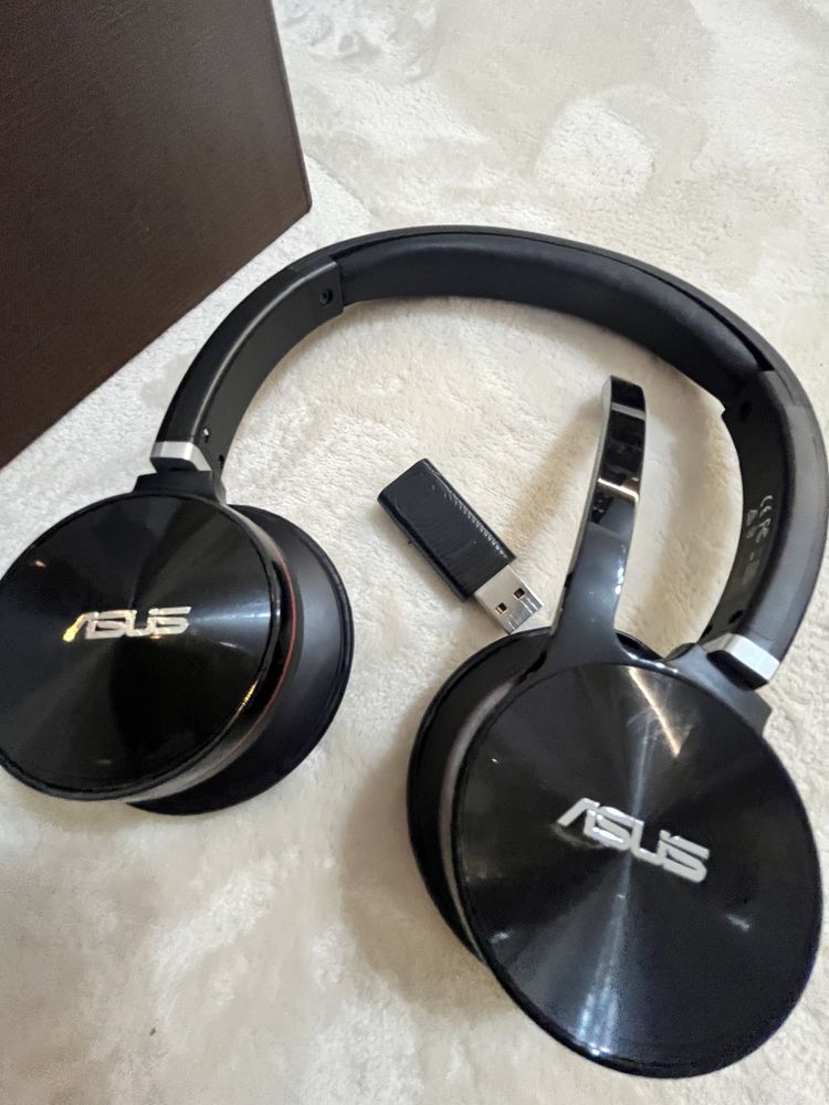 Безжични слушалки ASUS с микрофон