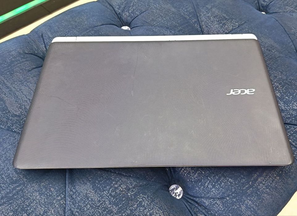 Noutbuk Acer offisnoy