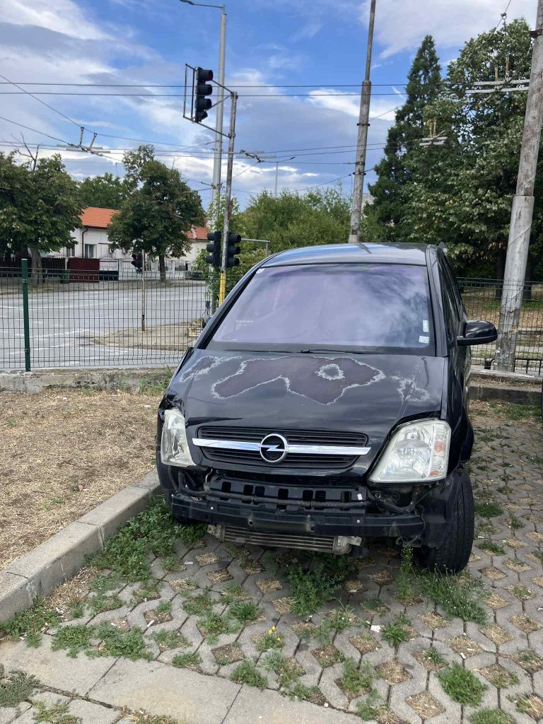 Продавам Opel Meriva 2004 година