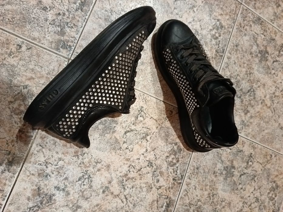 Кецове Guess и АХ