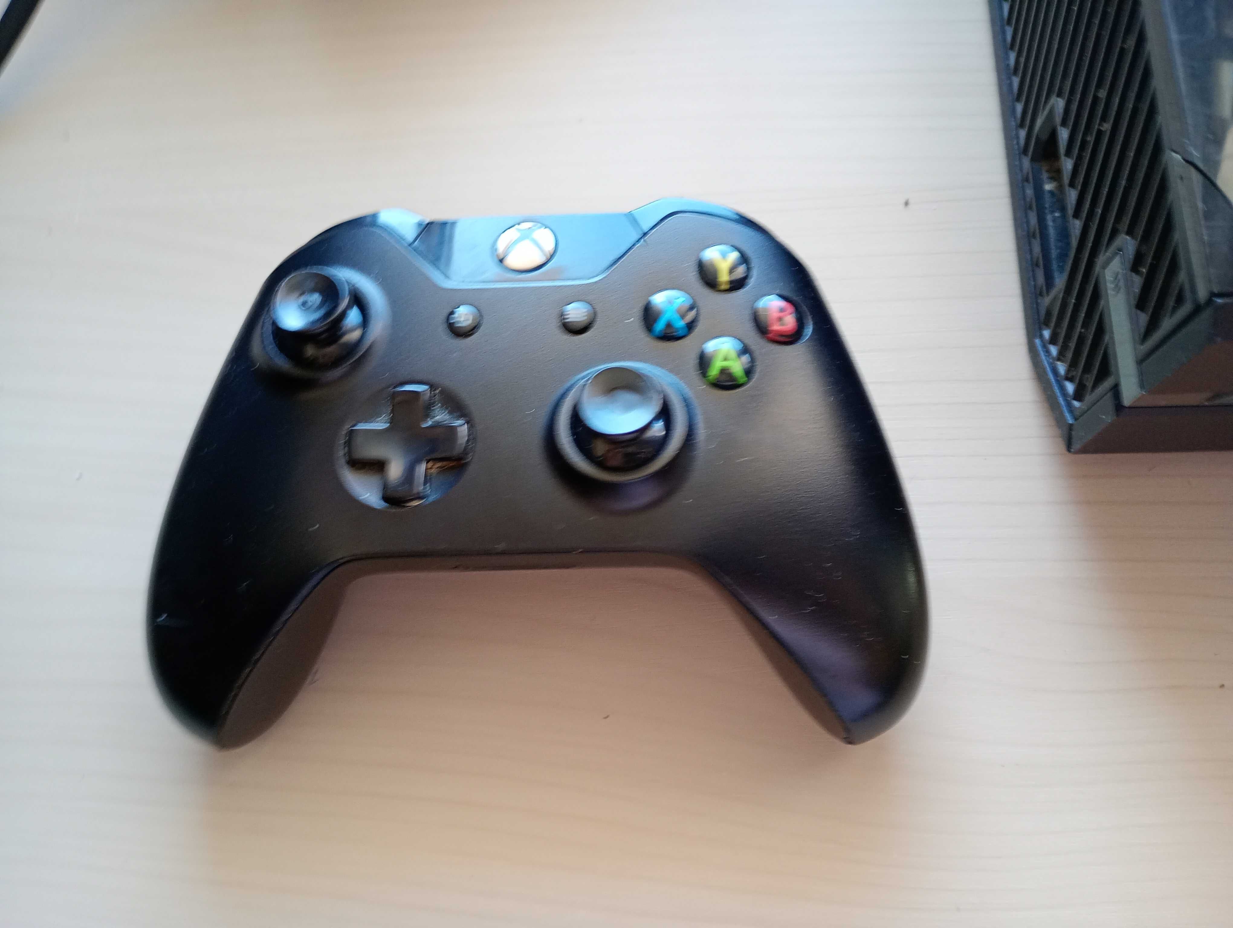 Xbox one конзола+джойстик