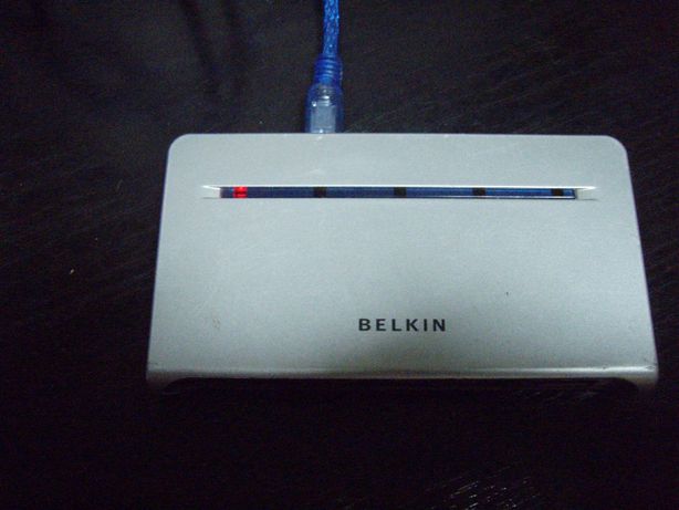 Card reader USB 2.0 si hub USB 3 porturi Belkin 15in1