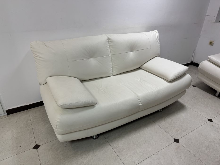 Офис мебели - бюро и дивани