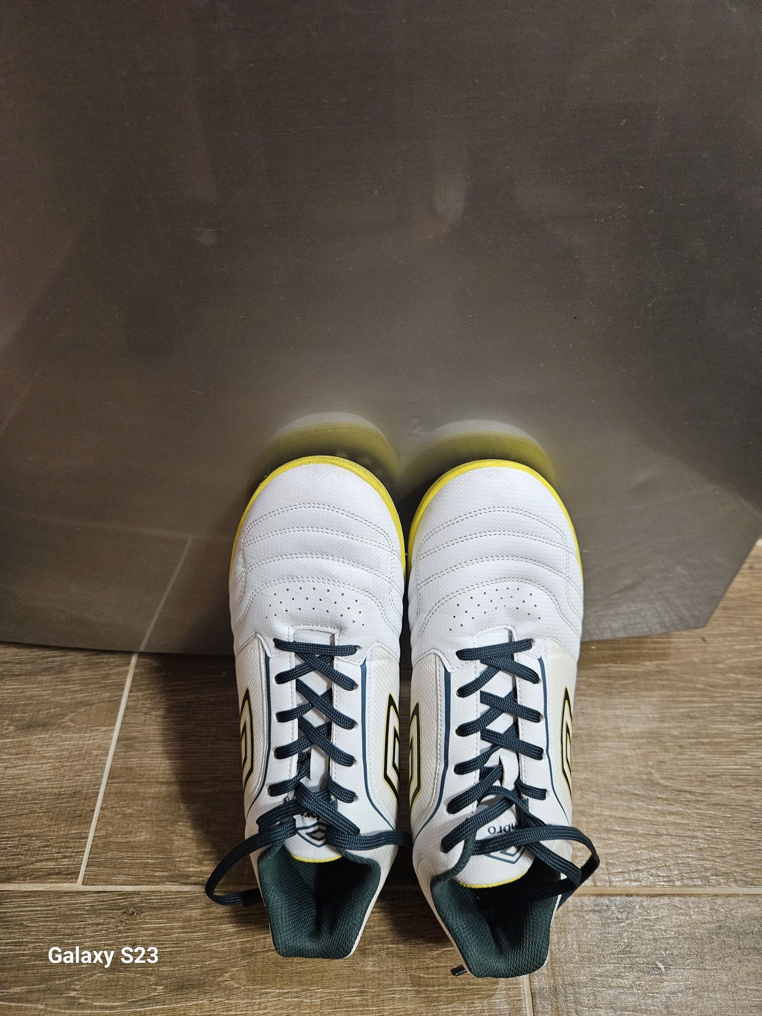 Футболни обувки стоножки UMBRO