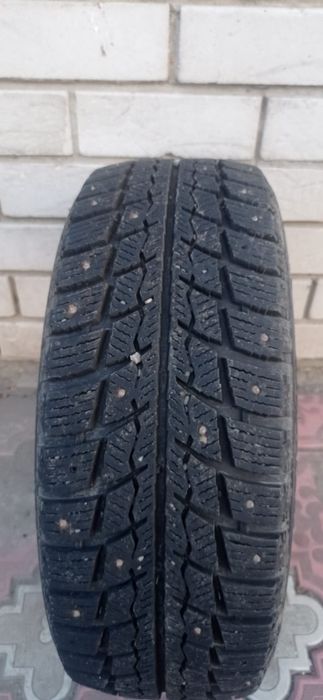 Продам комплект зимних шин