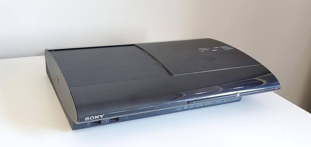 Продаю playstation 3 super slim