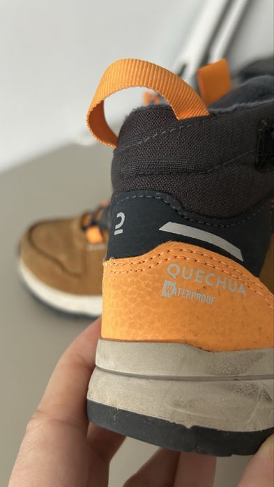 Ghete piele waterproof copii, nr 25, stare ff buna (noi sunt 190 Lei)