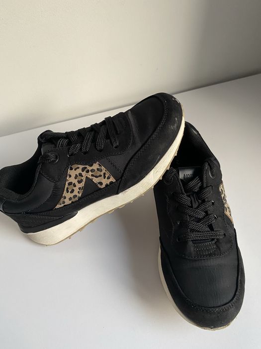 Обувки за момиче Next и Nike