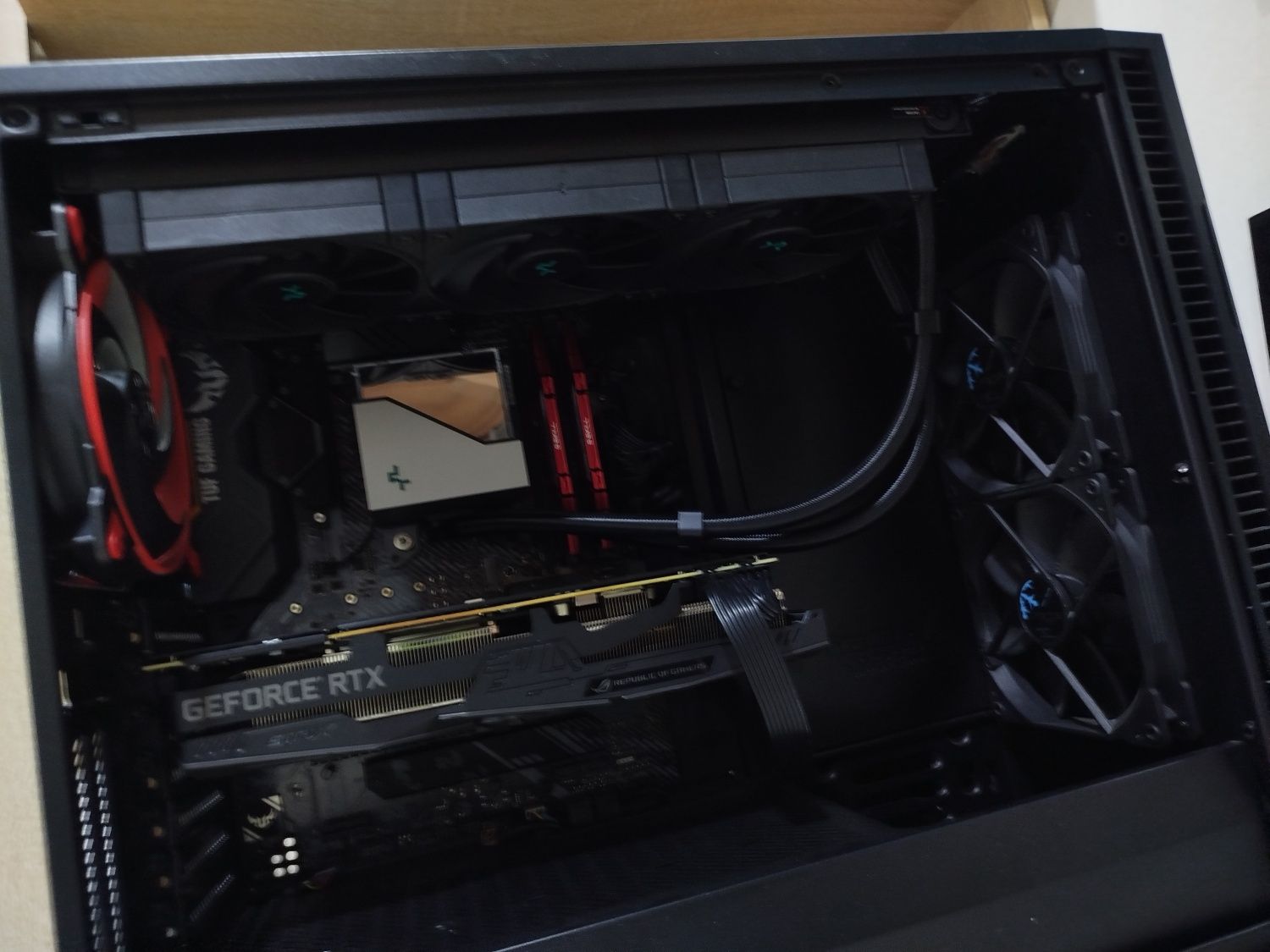 Геймърски комплект: Ryzen 7 3700X + X570 дъно + 16GB RAM + охлаждане