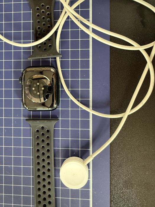 Apple Watch 8 серия 45mm GPS Midnight Aluminium