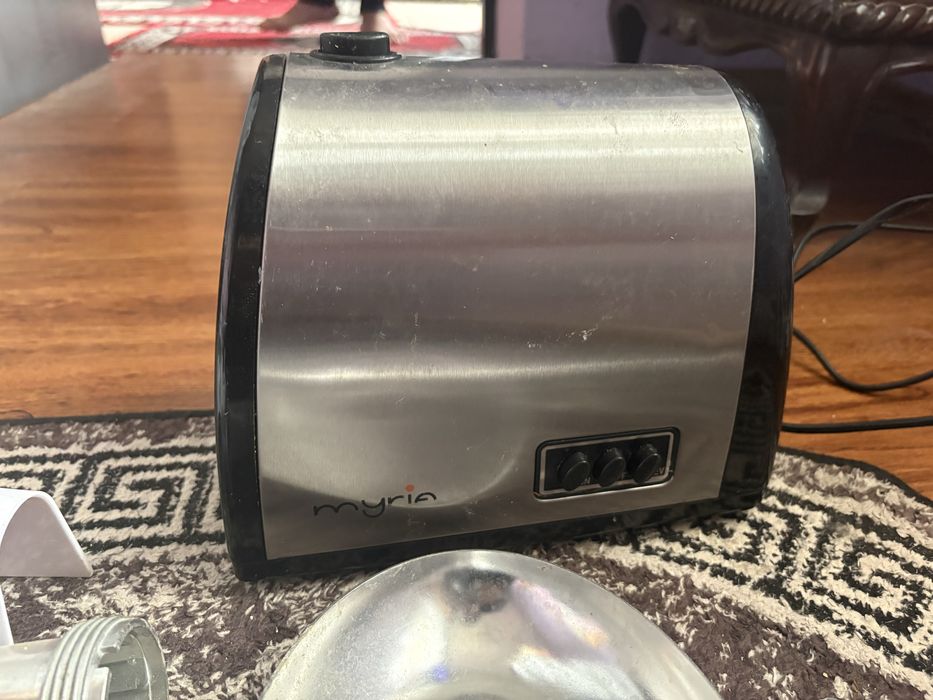 Masina de tocat myuria