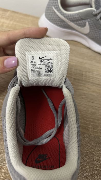 Adidasi Nike dama Tanjun