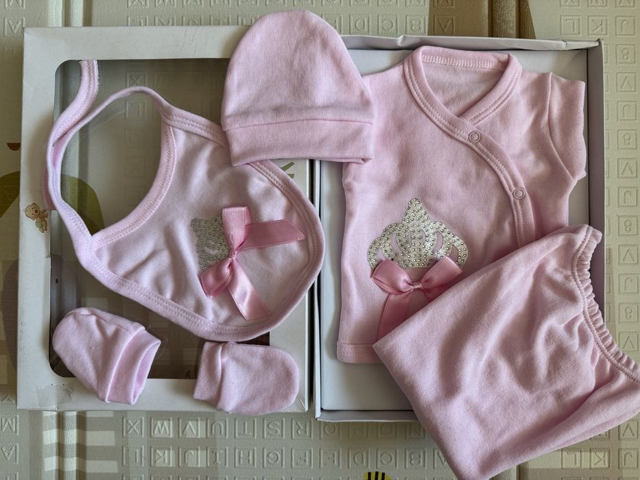 Бебешки комплект от 5 части Нов