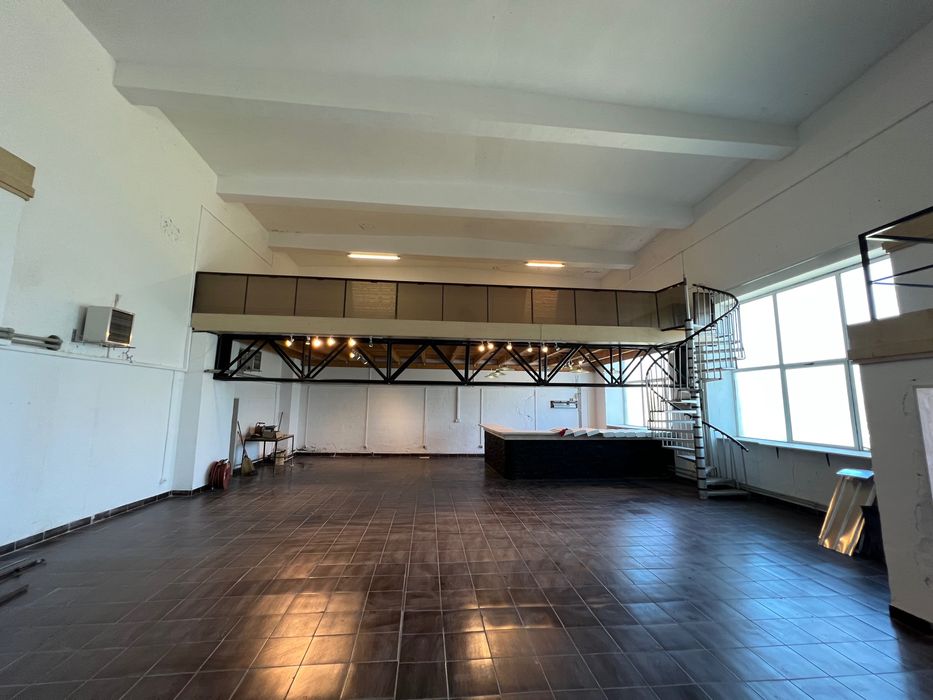 Hală / Atelier / spațiu comercial 500 mp cu birouri  – Hunedoara