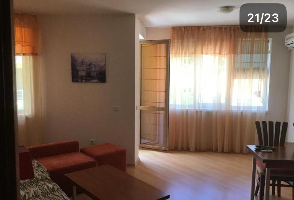 Продава се двустаен апартамент с гледка към басейна – SunnySeasons
