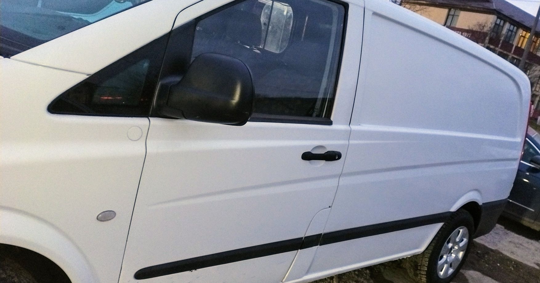 Vînd sau schimb Mercedes Vito cu Ford Tranzit Custom 2H2 lung