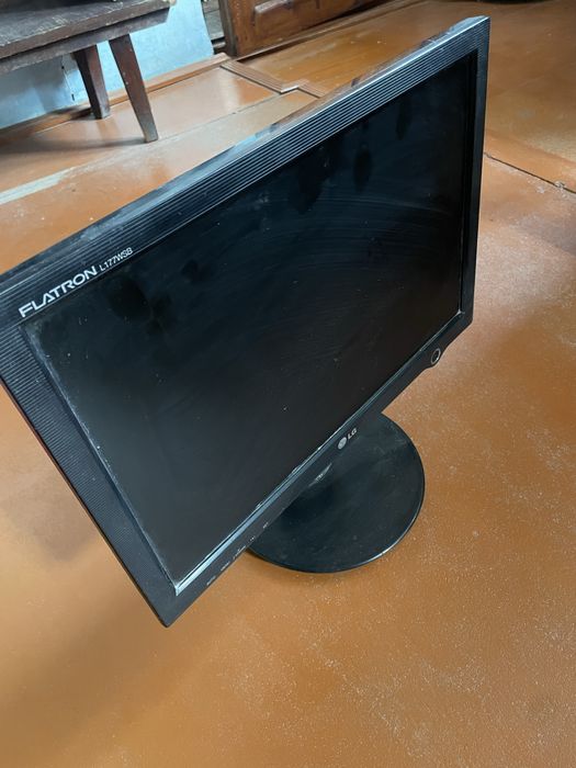 Manitor flatron xolati yaxshi