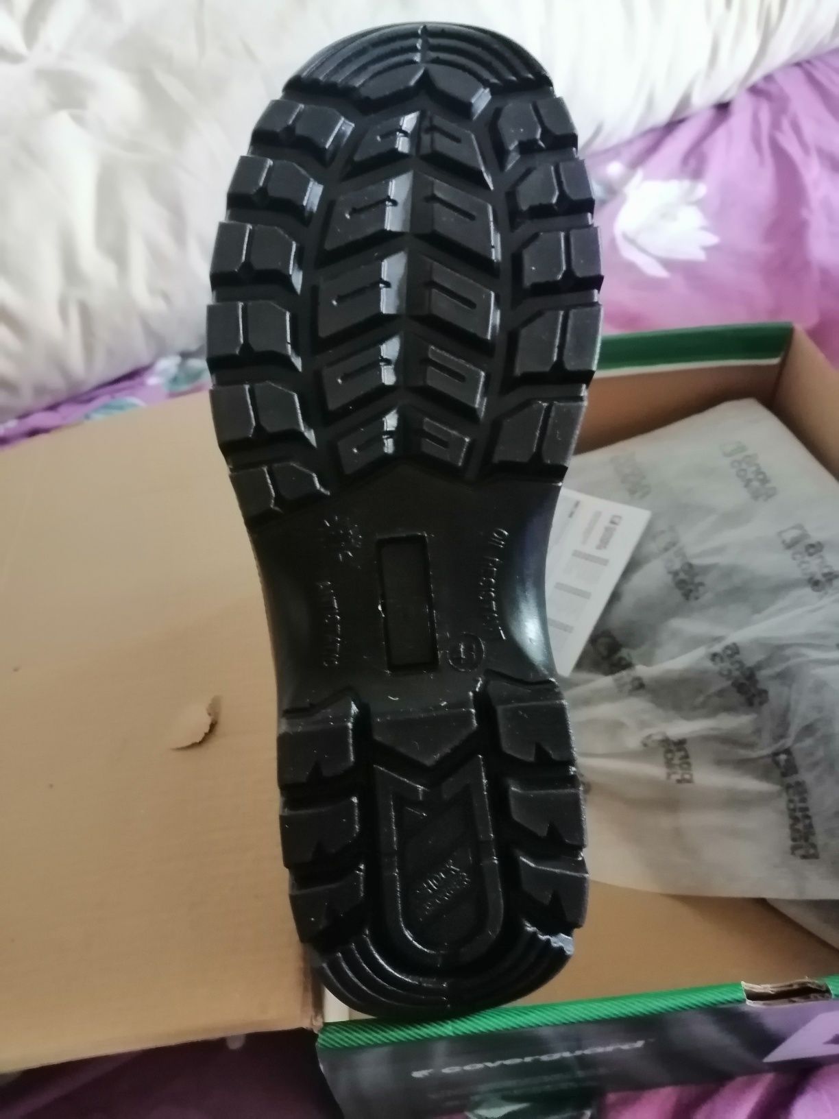 Bocanci cu bombeu metalic