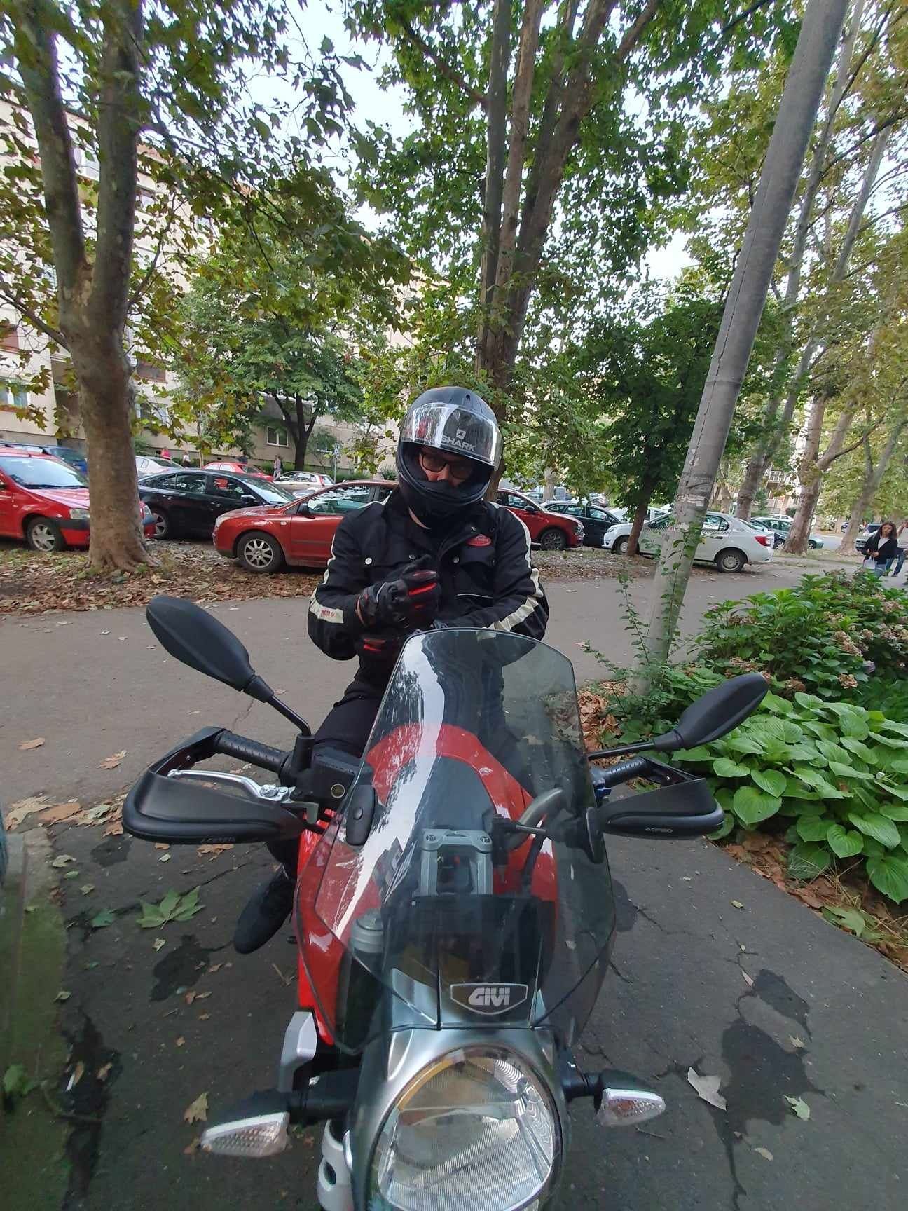 Aprilia Mana 850