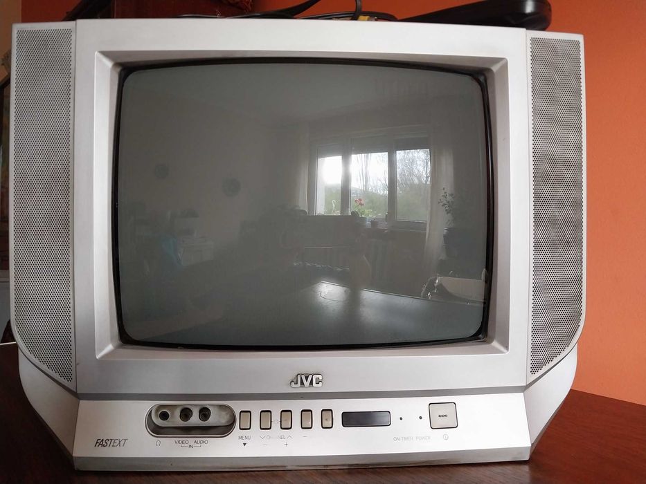 Телевизор JVC за вилата