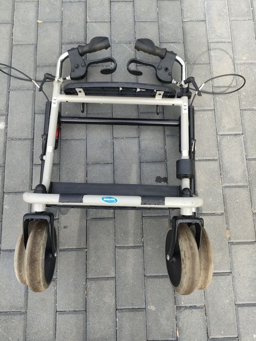 Cadru Rolator Invacare pliabil .Made in Germania