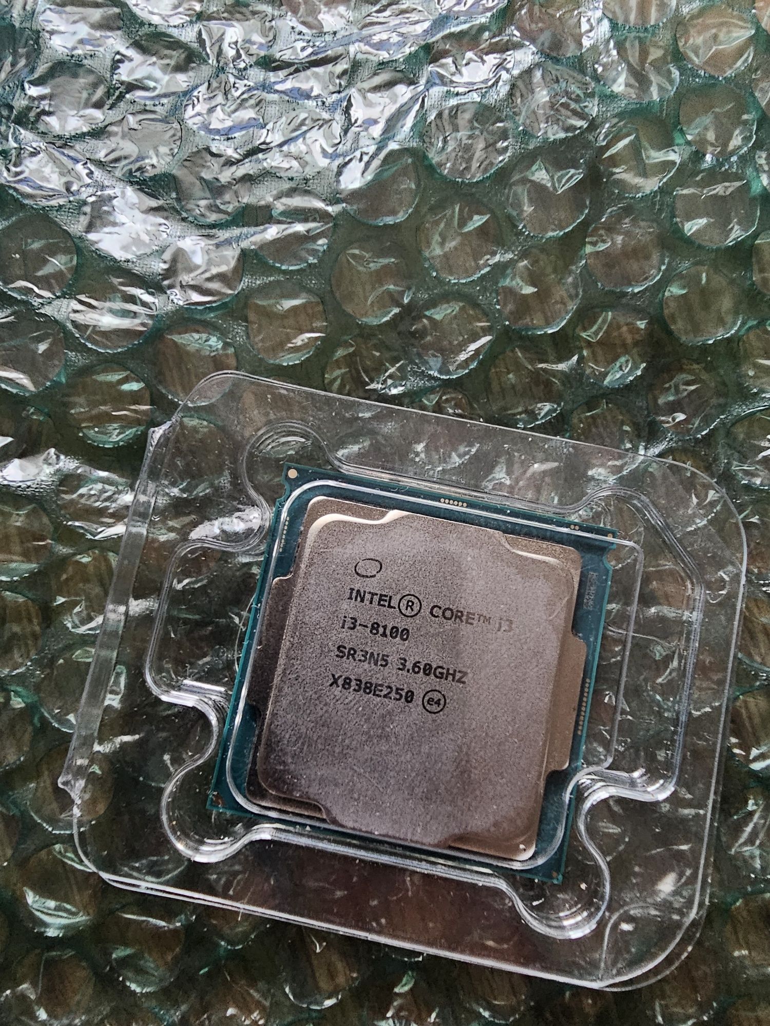 Procesor Intel Core i3 8100