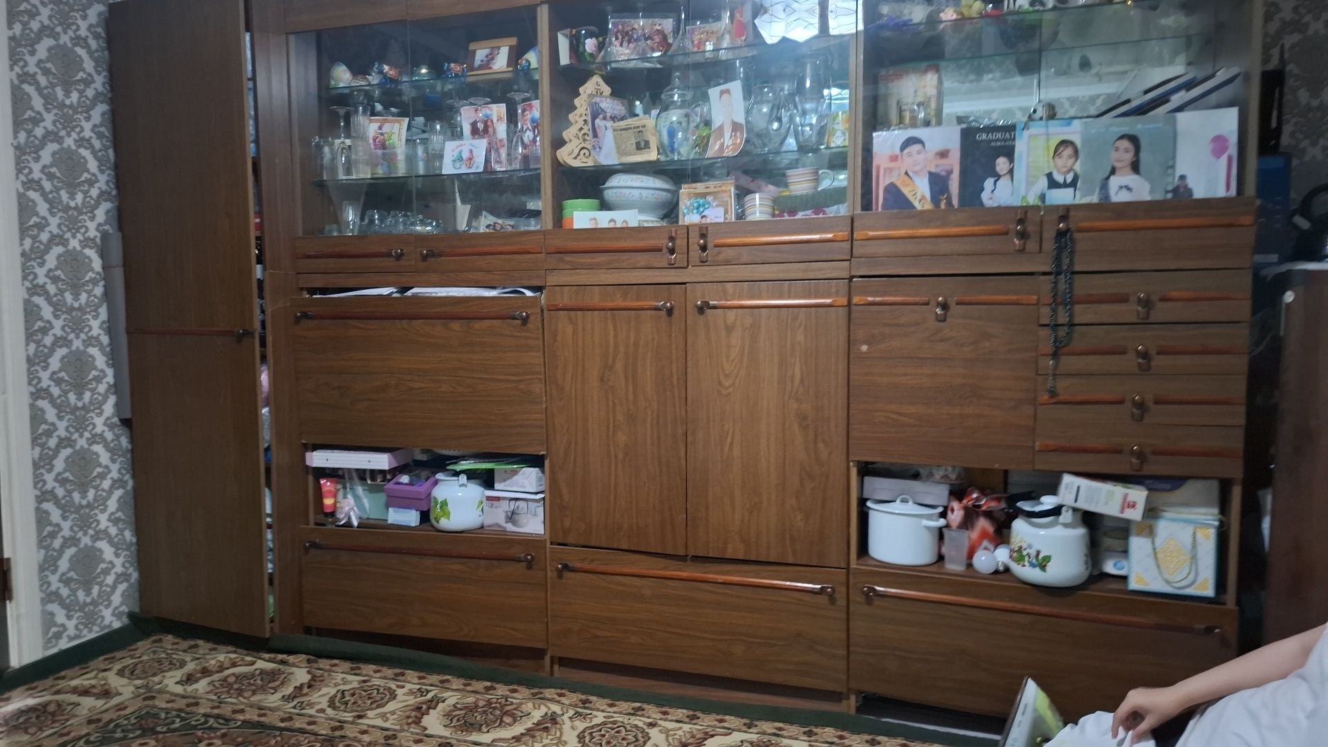 Продам хорошую стенку