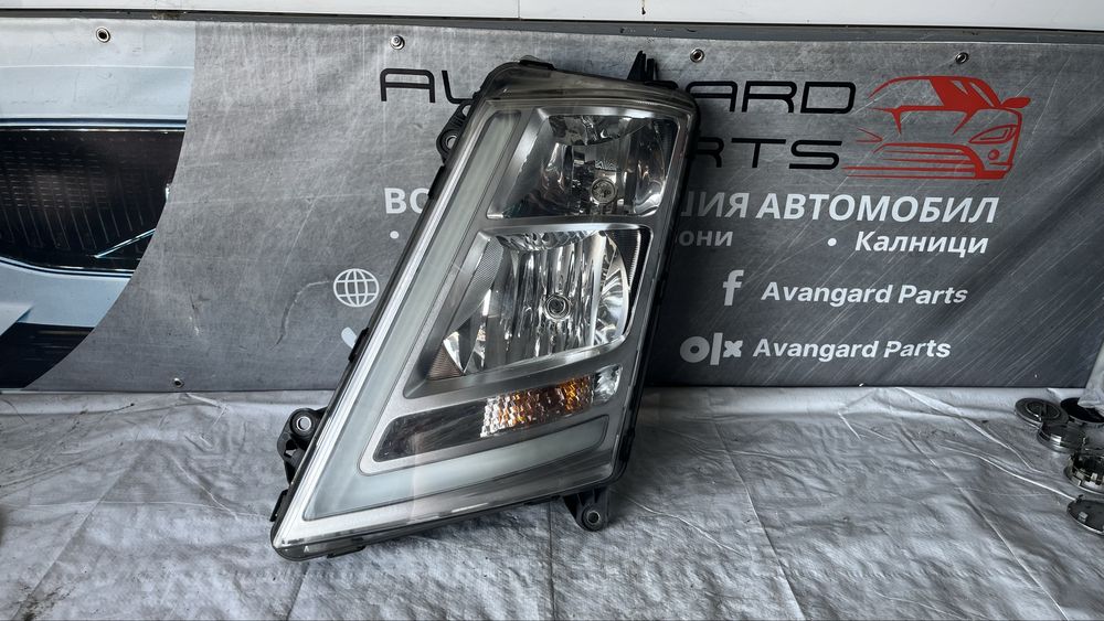 3 броя Фар Volvo FH 2020